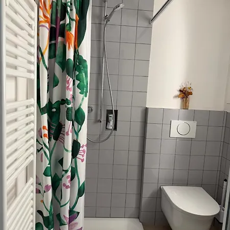 Guest house Separate With Private Bathroom, Max 2 People